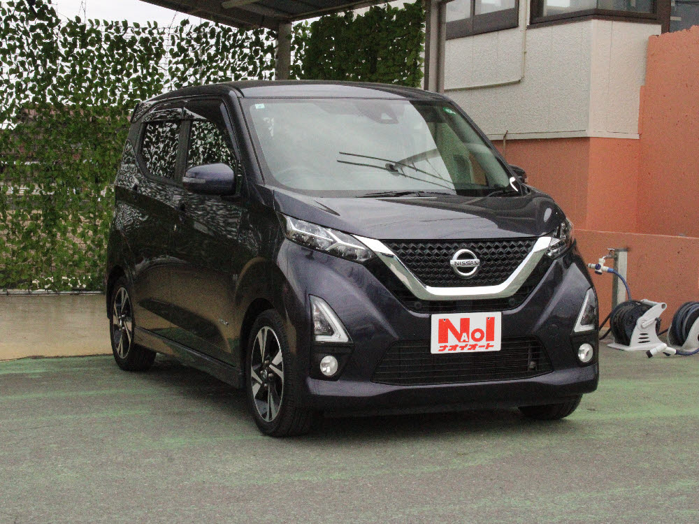 ニッサン　デイズ　ハイウェイスターX（9インチナビ）2枚目