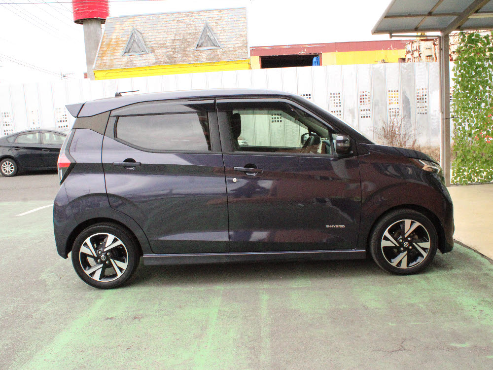 ニッサン　デイズ　ハイウェイスターX（9インチナビ）3枚目