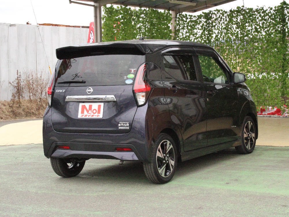 ニッサン　デイズ　ハイウェイスターX（9インチナビ）4枚目