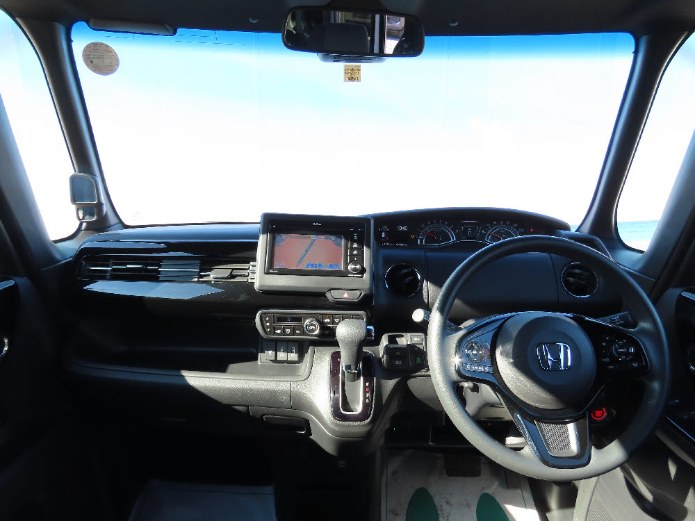 ホンダ　Ｎ ＢＯＸカスタム　L11枚目