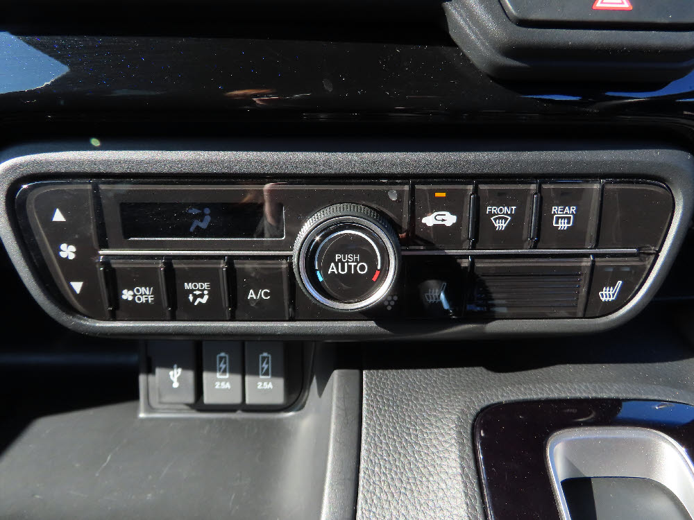 ホンダ　Ｎ ＢＯＸカスタム　L12枚目