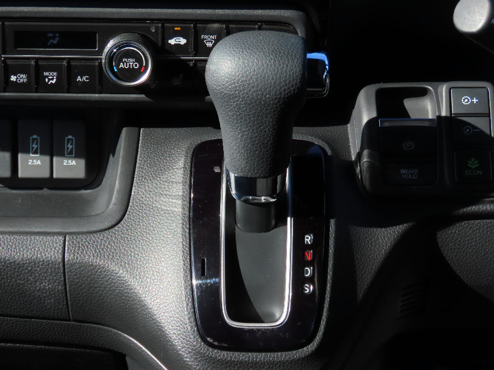 ホンダ　Ｎ ＢＯＸカスタム　L13枚目