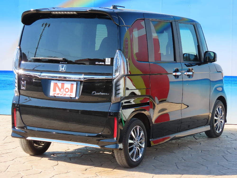 ホンダ　Ｎ ＢＯＸカスタム　L4枚目