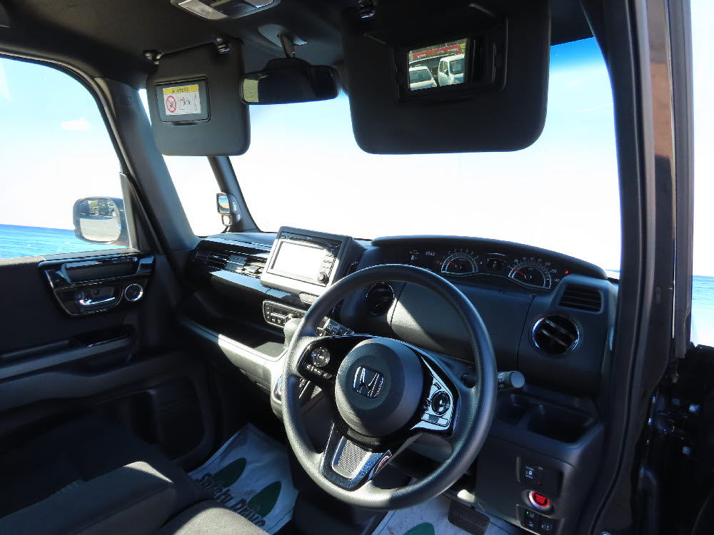 ホンダ　Ｎ ＢＯＸカスタム　L8枚目