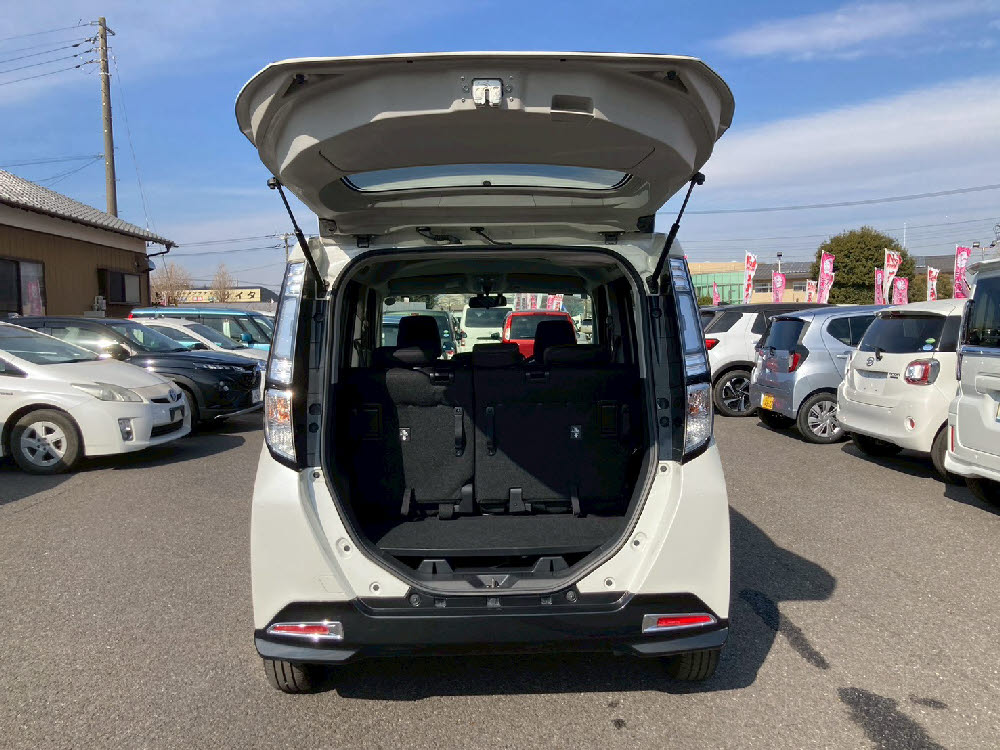 トヨタ　タンクカスタム　G9枚目