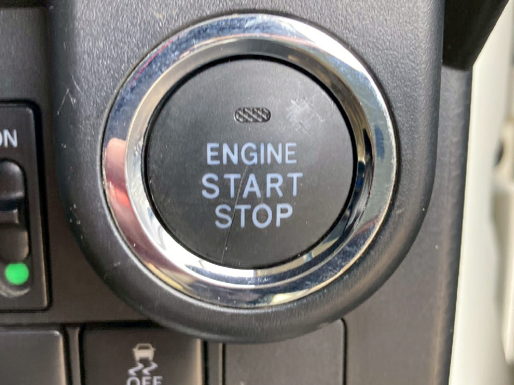 トヨタ　タンクカスタム　G16枚目