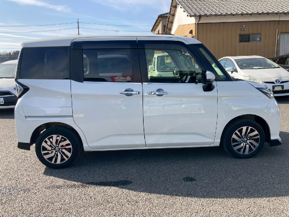 トヨタ　タンクカスタム　G3枚目