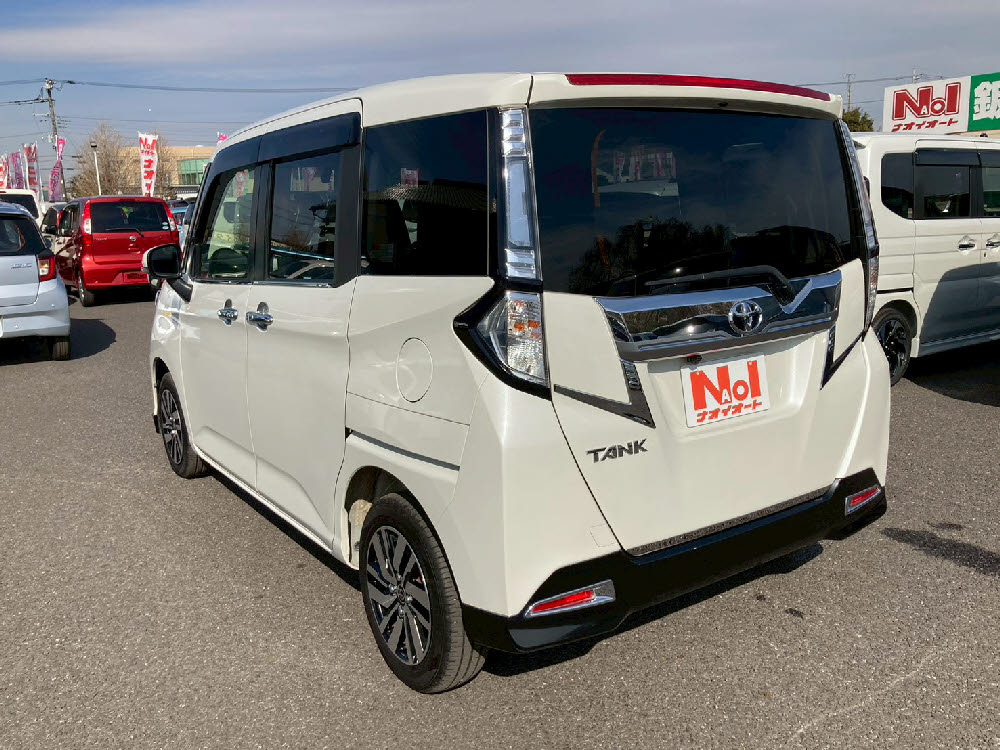 トヨタ　タンクカスタム　G6枚目