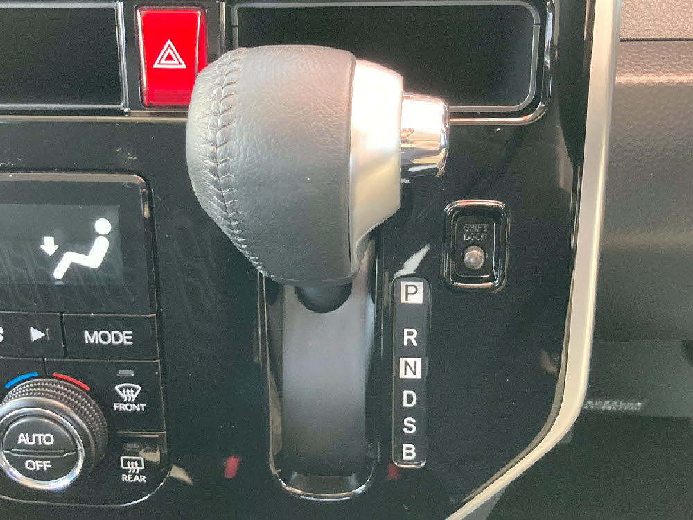 トヨタ　タンクカスタム　G15枚目