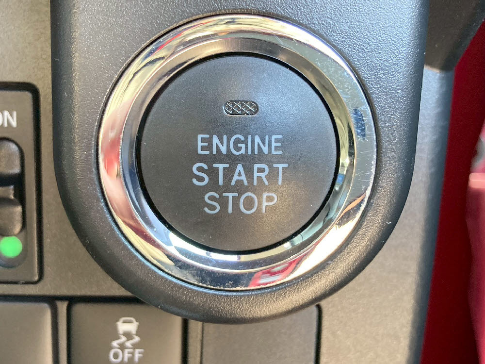 トヨタ　タンクカスタム　G17枚目