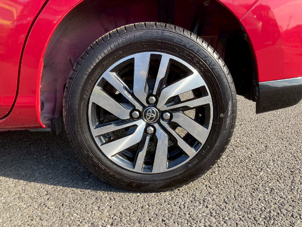 トヨタ　タンクカスタム　G8枚目