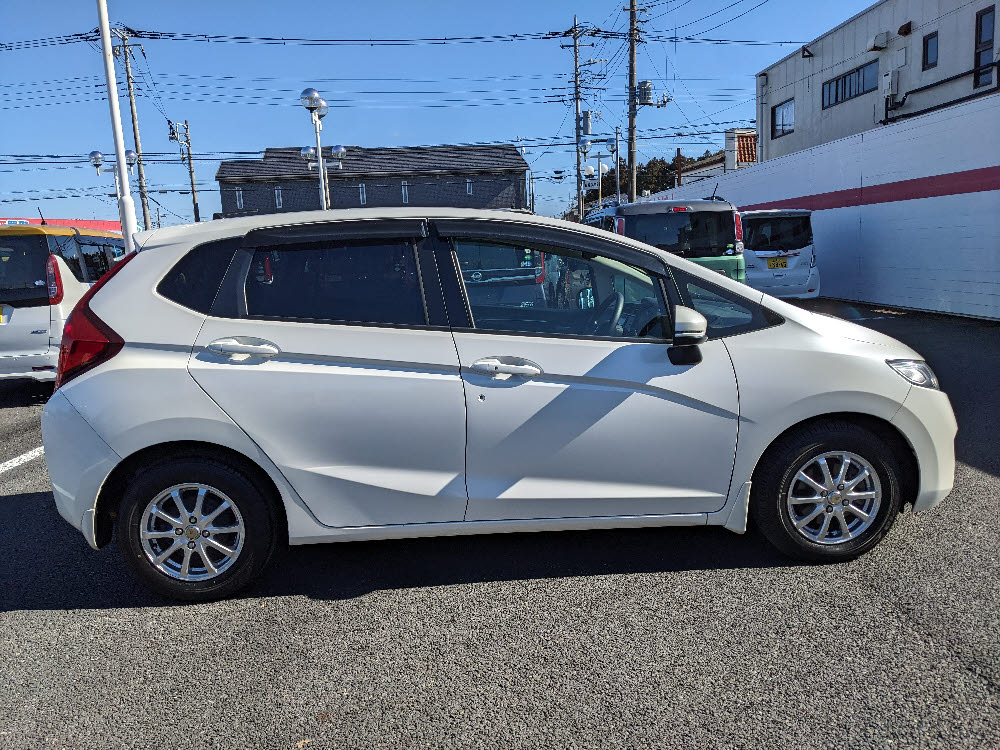 ホンダ　フィット　13G・Fパッケージ3枚目
