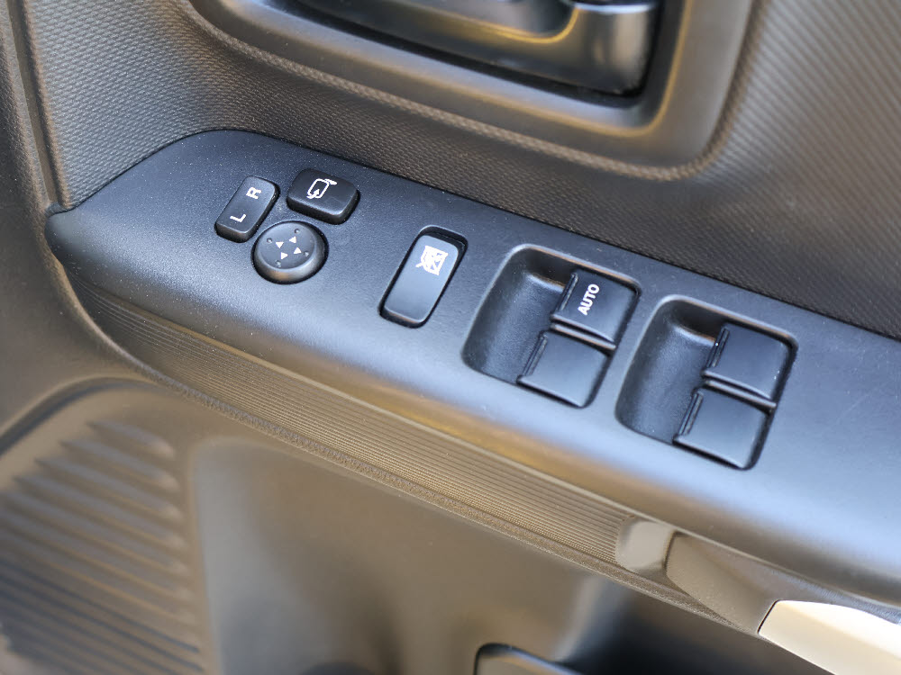 マツダ　フレアワゴンタフスタイル　ハイブリッドXS15枚目