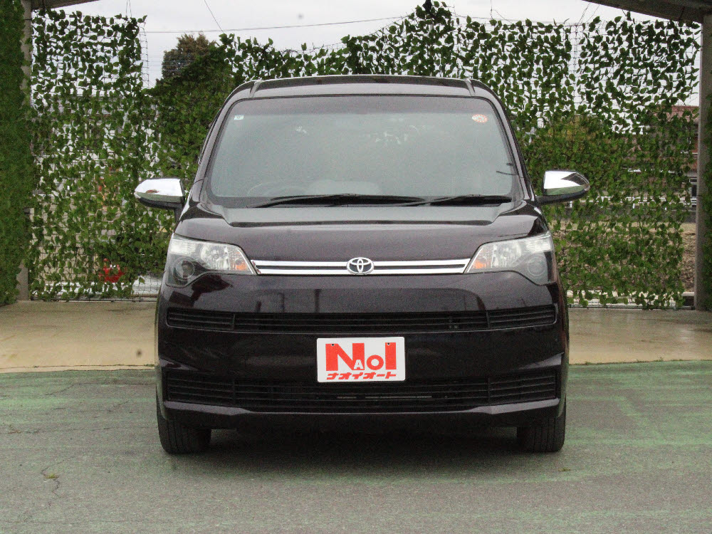 トヨタ　スペイド　Fクイーン1枚目