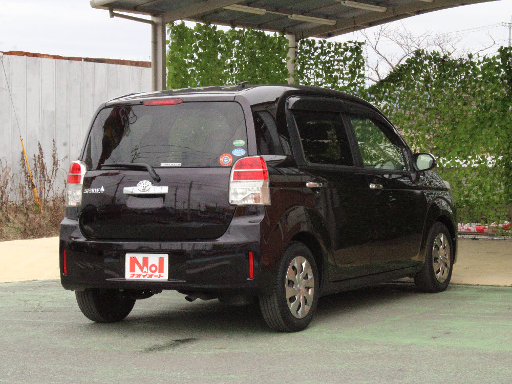 トヨタ　スペイド　Fクイーン4枚目