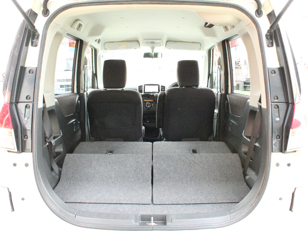 スズキ　ソリオ　ブラック&ホワイト13枚目