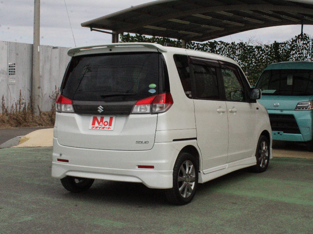 スズキ　ソリオ　ブラック&ホワイト4枚目