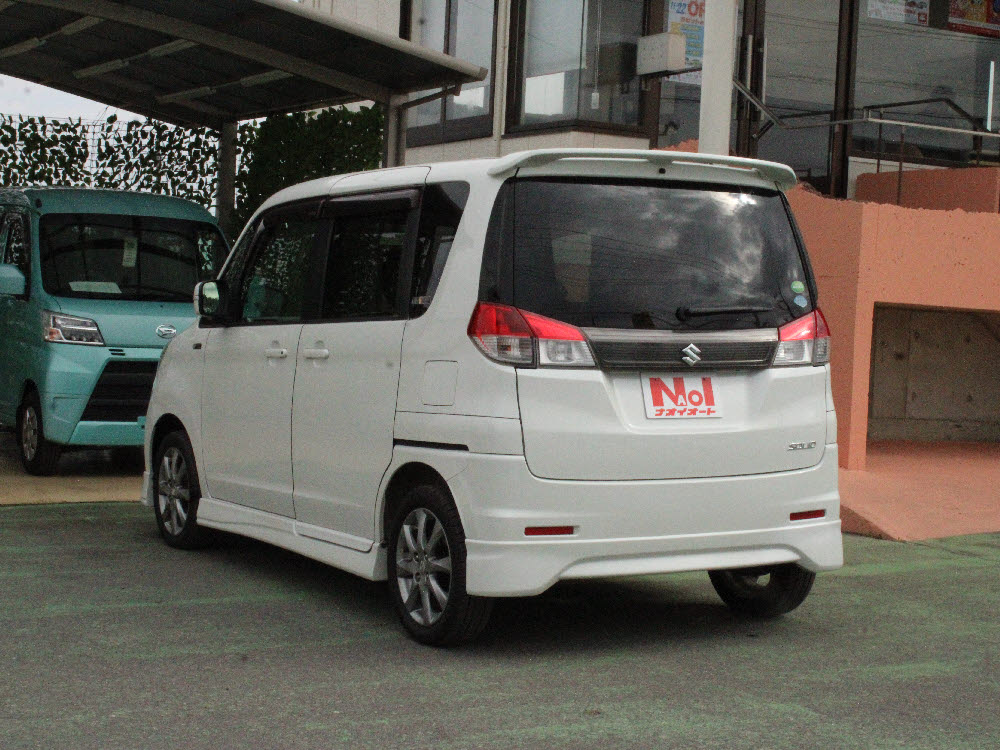 スズキ　ソリオ　ブラック&ホワイト6枚目