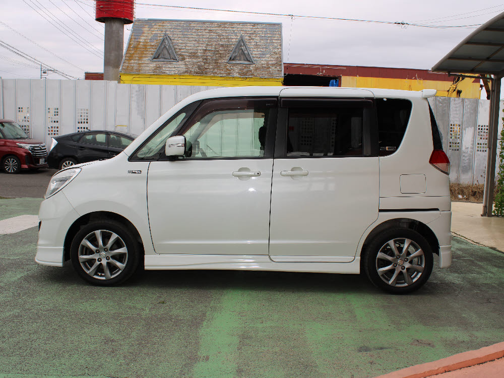 スズキ　ソリオ　ブラック&ホワイト8枚目