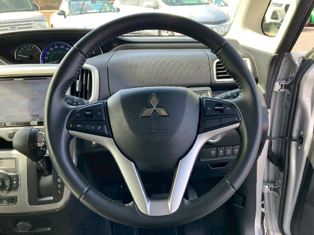 ミツビシ　デリカD：2 HV MX12枚目