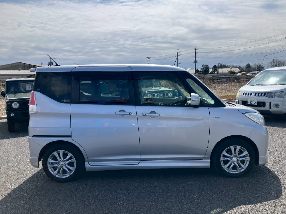 ミツビシ　デリカD：2 HV MX3枚目