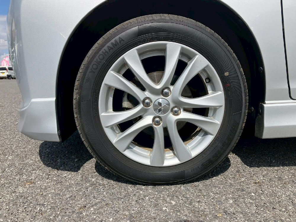 ミツビシ　デリカD：2 HV MX8枚目