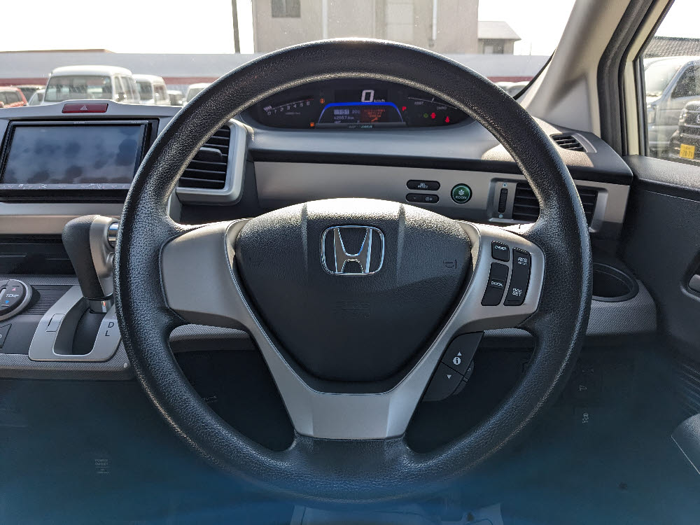 ホンダ　フリード　HYBRIDジャストセレクション15枚目