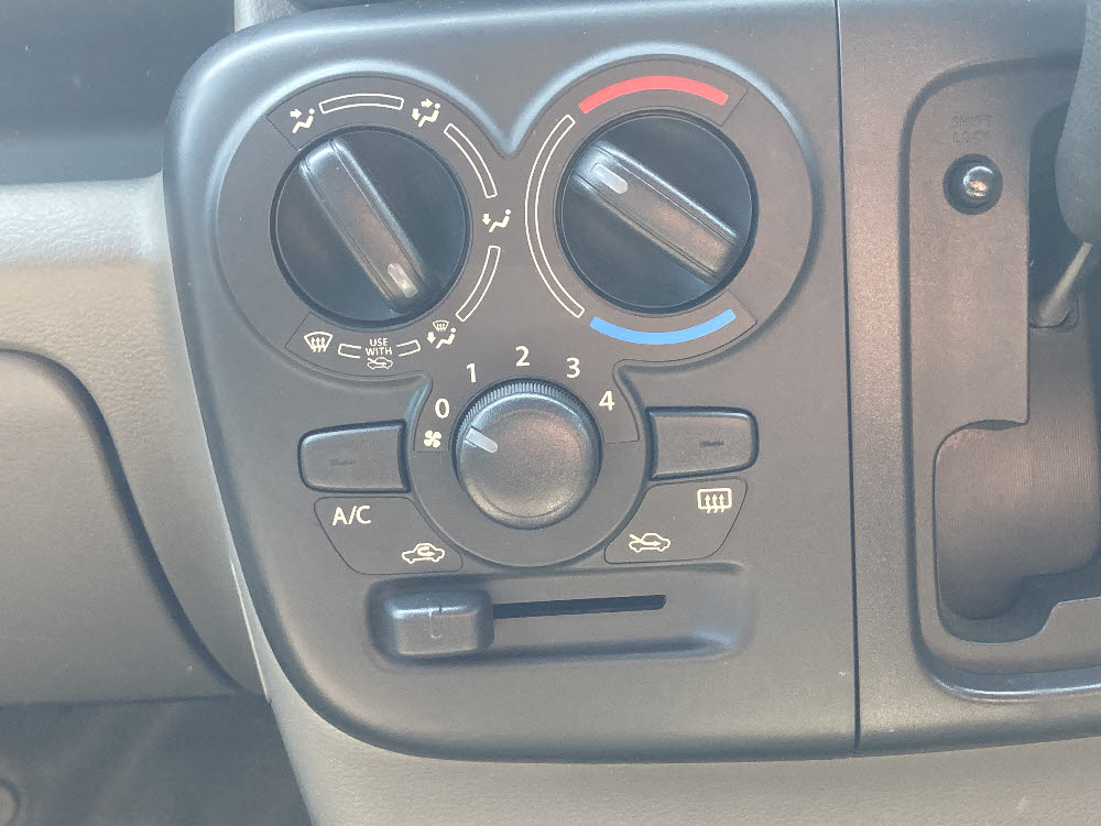 ニッサン　ＮＶ１００クリッパー　DX GLパッケージ16枚目