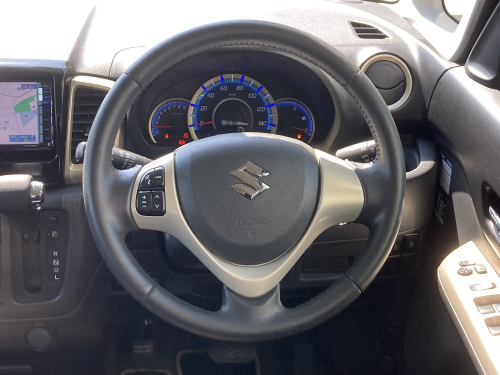 スズキ　スペーシアカスタム　Jスタイル12枚目