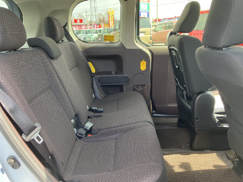 トヨタ　ポルテ　F12枚目