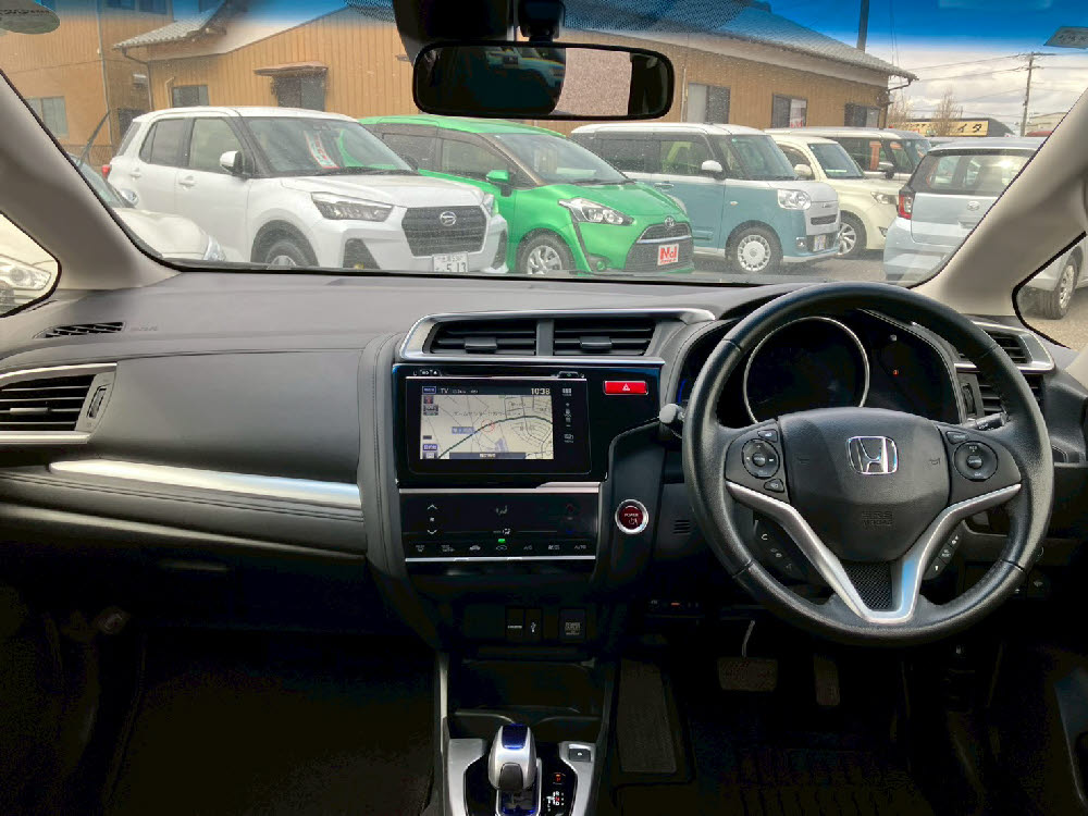 ホンダ　フィット HV　Lパッケージ11枚目