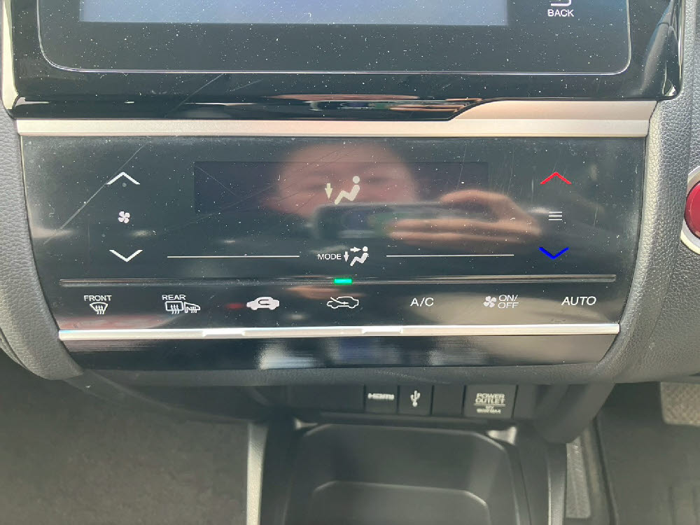 ホンダ　フィット HV　Lパッケージ16枚目