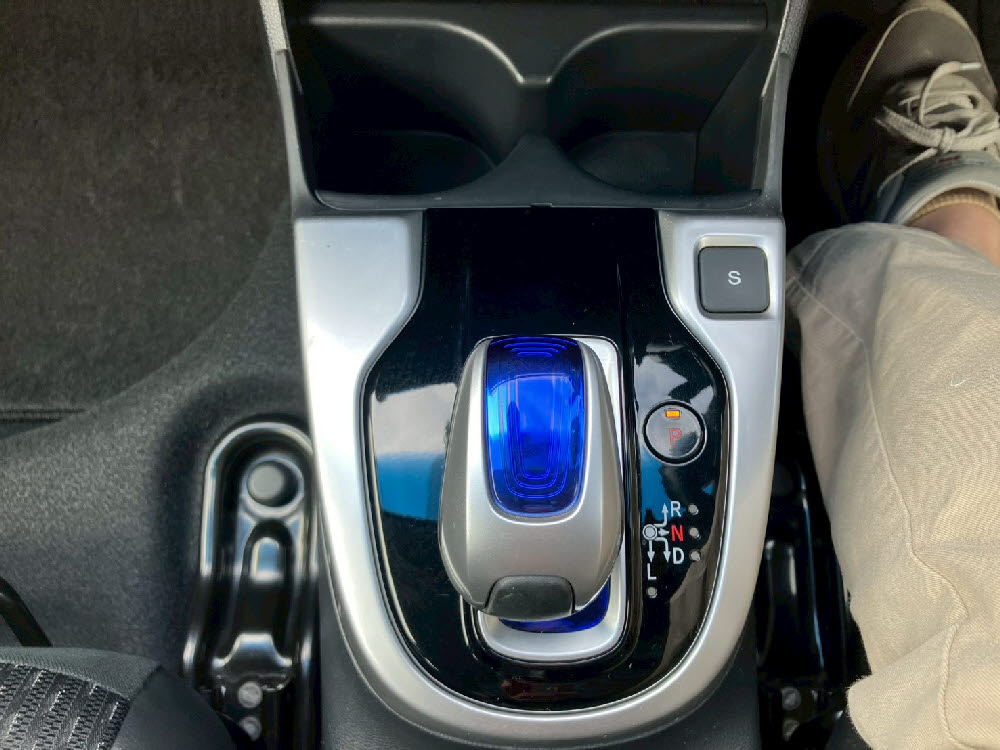 ホンダ　フィット HV　Lパッケージ17枚目