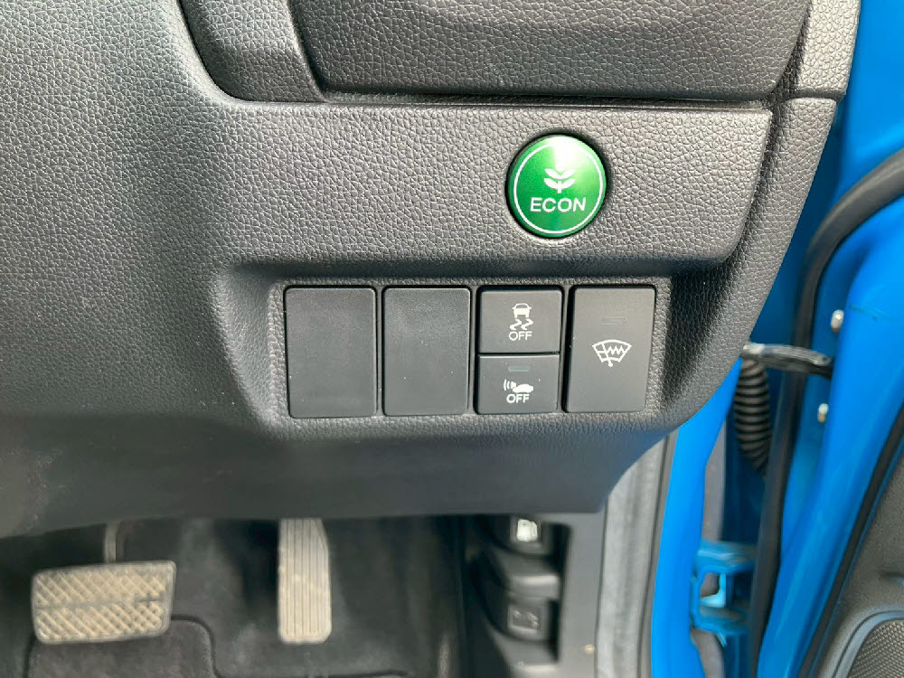 ホンダ　フィット HV　Lパッケージ18枚目