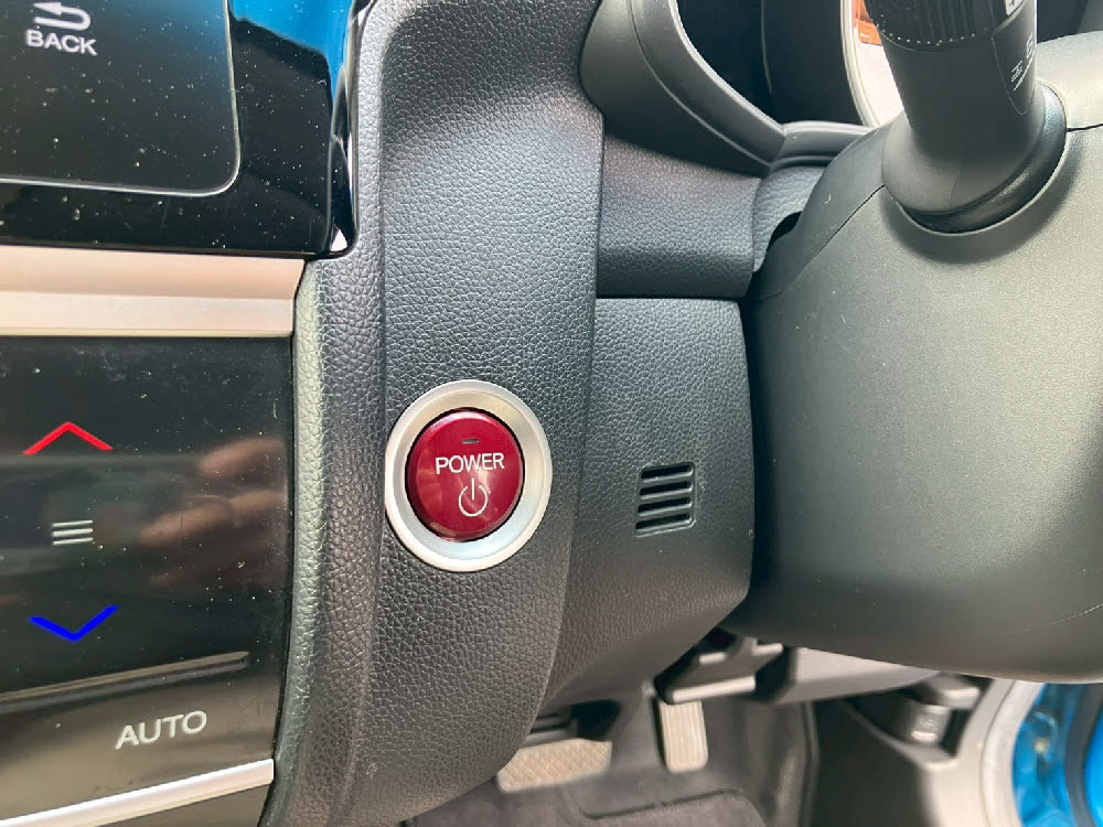 ホンダ　フィット HV　Lパッケージ19枚目