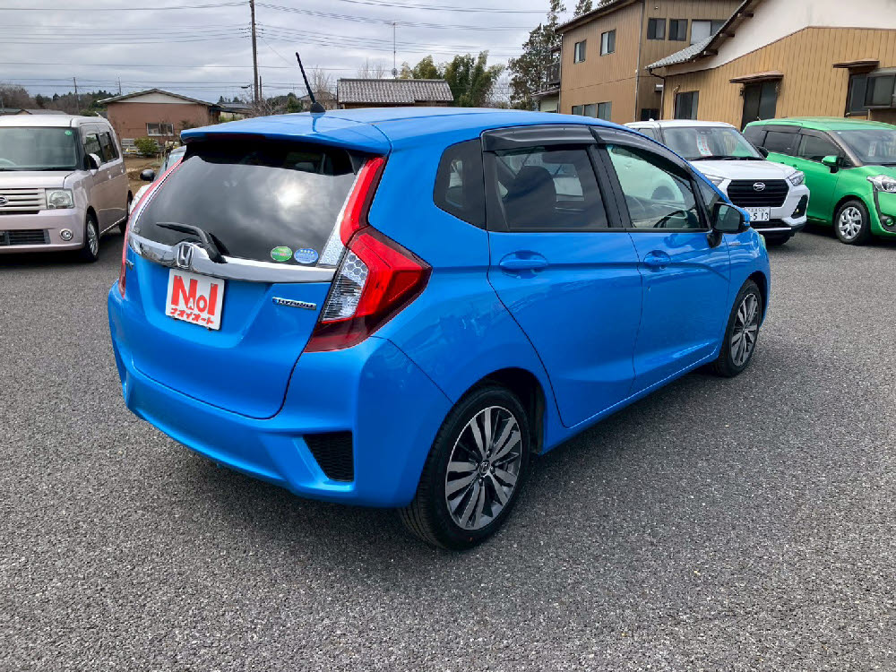 ホンダ　フィット HV　Lパッケージ4枚目