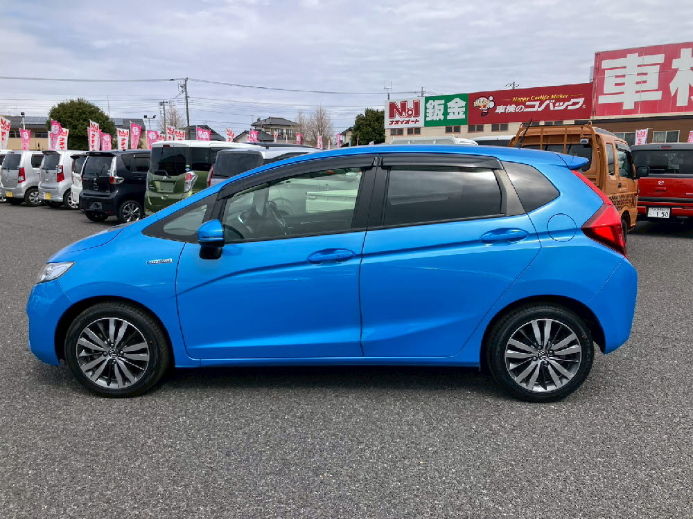 ホンダ　フィット HV　Lパッケージ7枚目