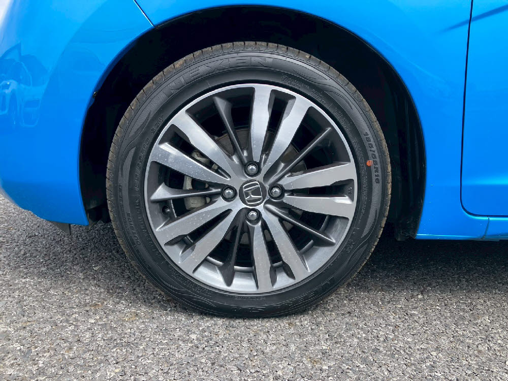 ホンダ　フィット HV　Lパッケージ8枚目