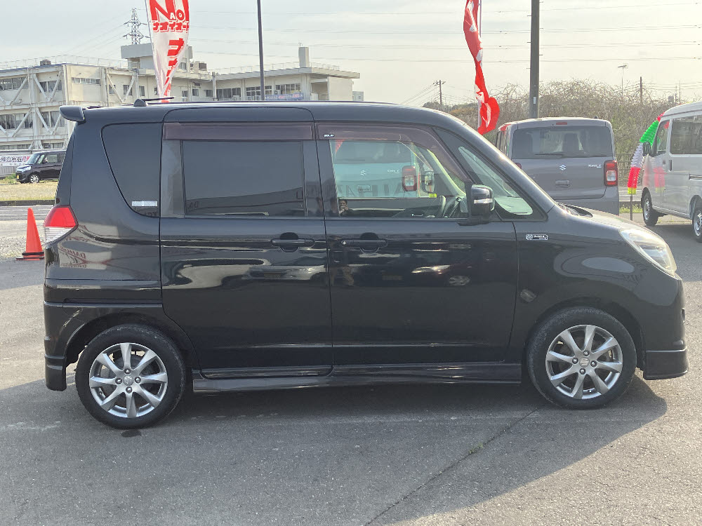 スズキ　ソリオ　ブラック＆ホワイト3枚目