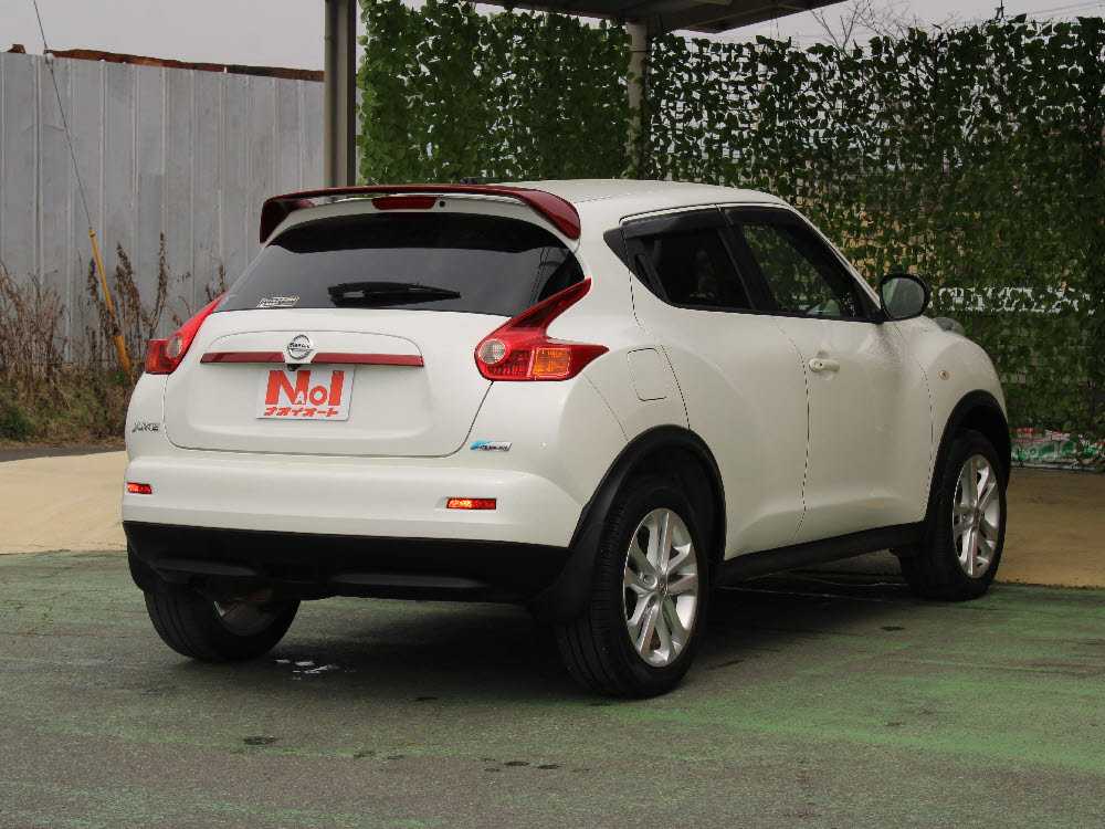 ニッサン　ジューク　15RXタイプV4枚目