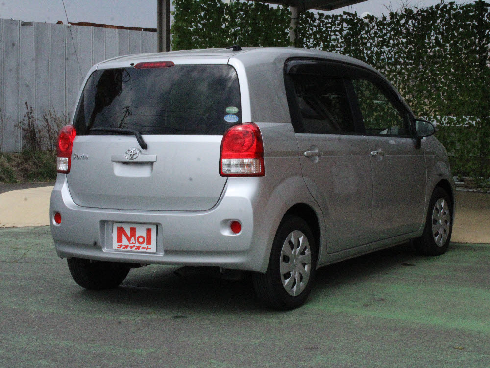 トヨタ　ポルテ　F4枚目