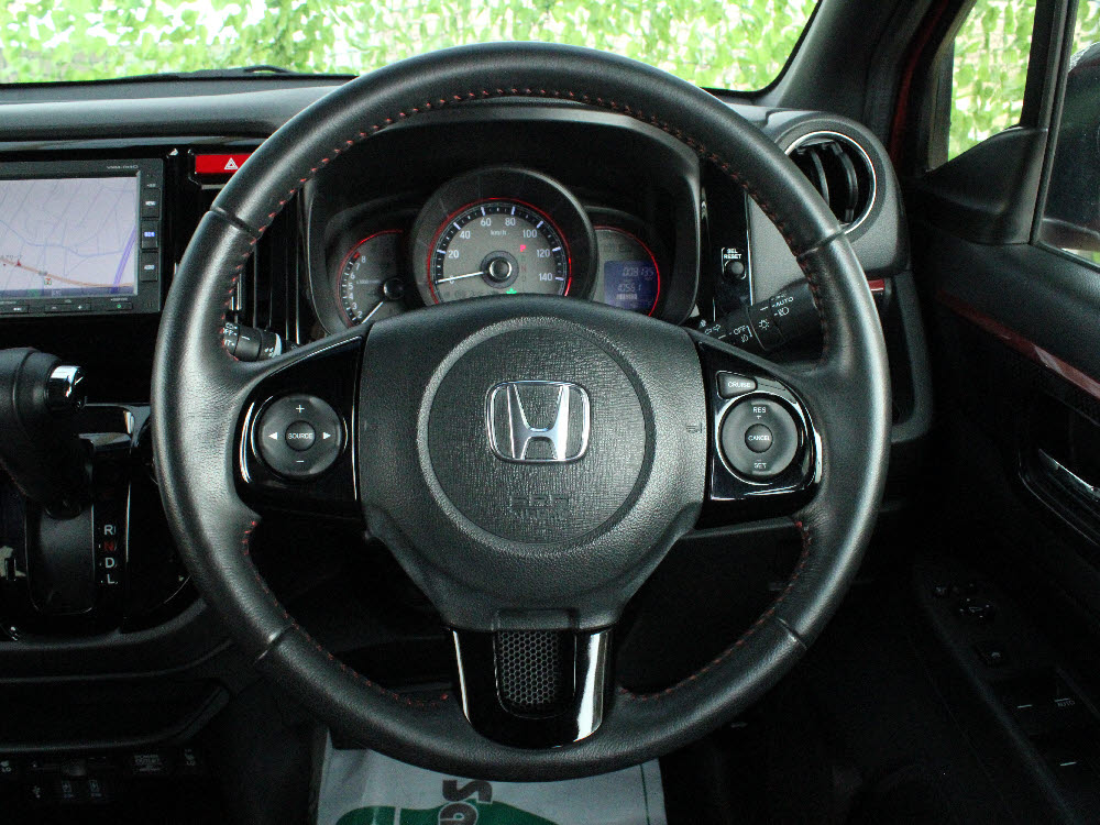 ホンダ　N WGNカスタム　SSツートンスタイルパックⅡ19枚目