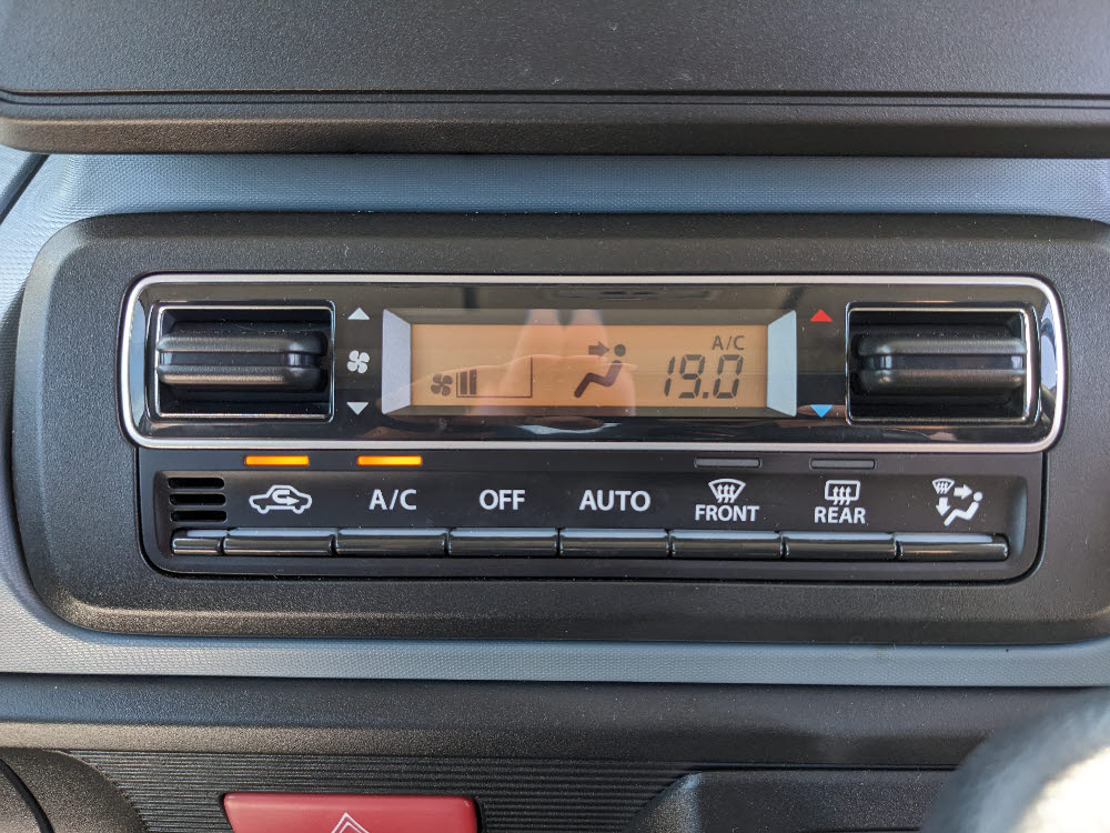 スズキ　スペーシアベース　XF18枚目