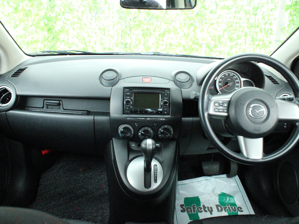 マツダ　デミオ　13CーV　スマートEDⅡ17枚目