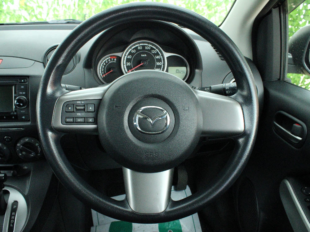 マツダ　デミオ　13CーV　スマートEDⅡ18枚目