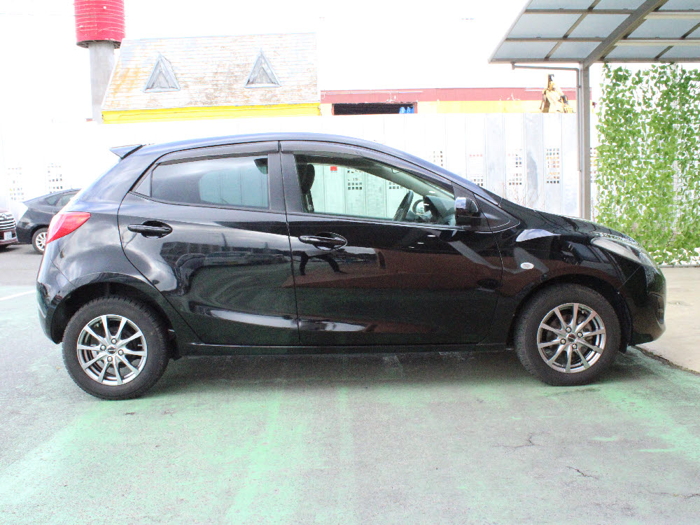 マツダ　デミオ　13CーV　スマートEDⅡ3枚目