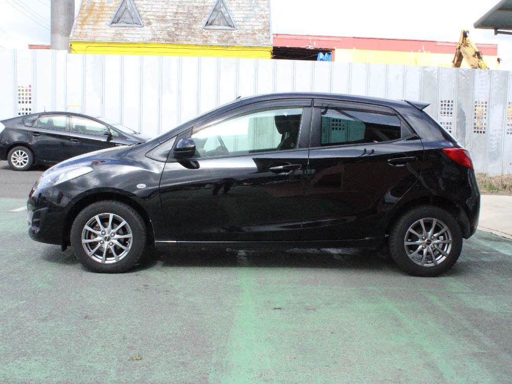 マツダ　デミオ　13CーV　スマートEDⅡ7枚目