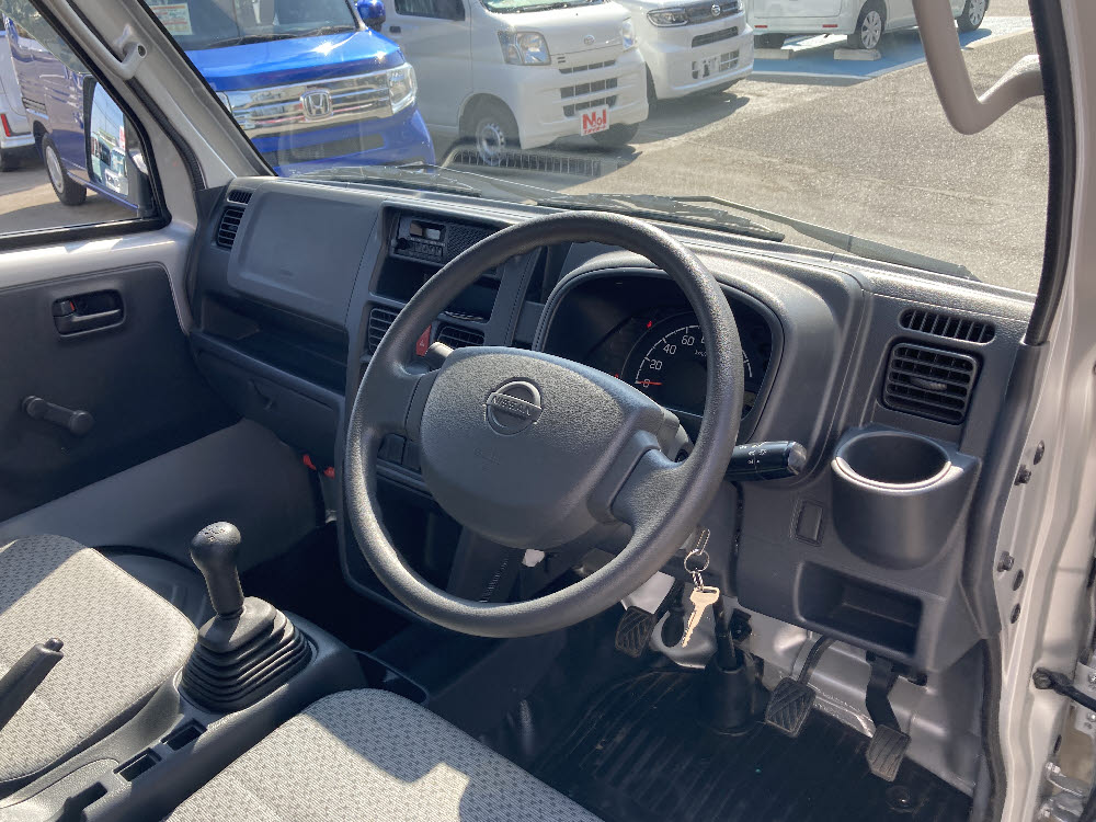 ニッサン NT100クリッパー DX 5MT9枚目