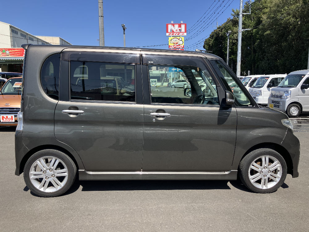 ダイハツ　タントカスタム　RS3枚目