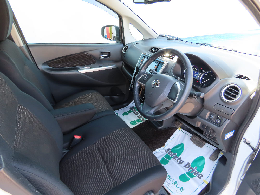 ニッサン　デイズ　ハイウェイスターG　エマB8枚目